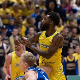 SW.KKgrindavik-Hamar18.11.23-42