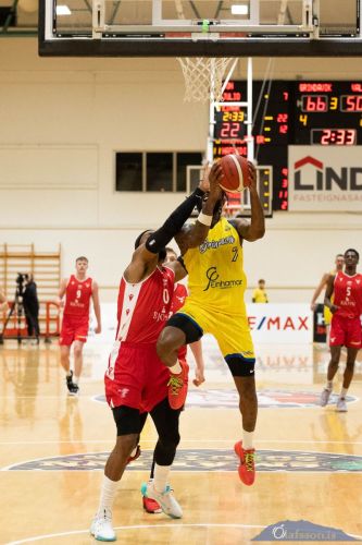 SW.KKgrindavik-valur15.03.24-10051