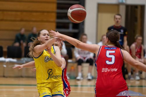 SW.KVKgrindavik-snaefell03.12.23-10085