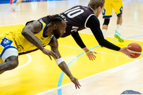 UrslitL1KK Grindavik-Tindastoll 09.05.26-1023