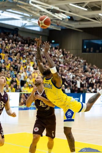 UrslitL1KK Grindavik-Tindastoll 09.05.26-1027