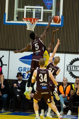 UrslitL1KK Grindavik-Tindastoll 09.05.26-1059
